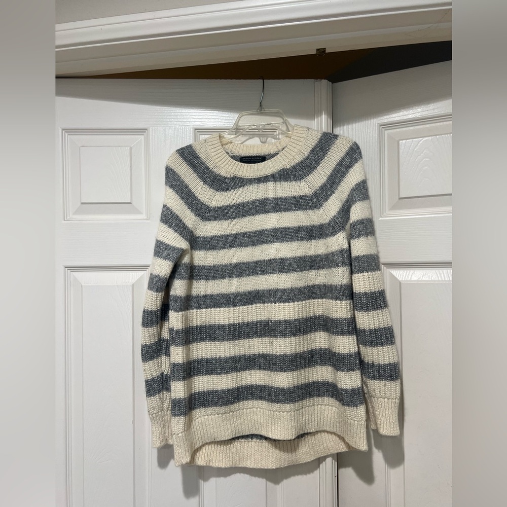 Banana Republic Women Sz Medium Wool Blend Striped Crew Neck Sweater Knit‎ Top